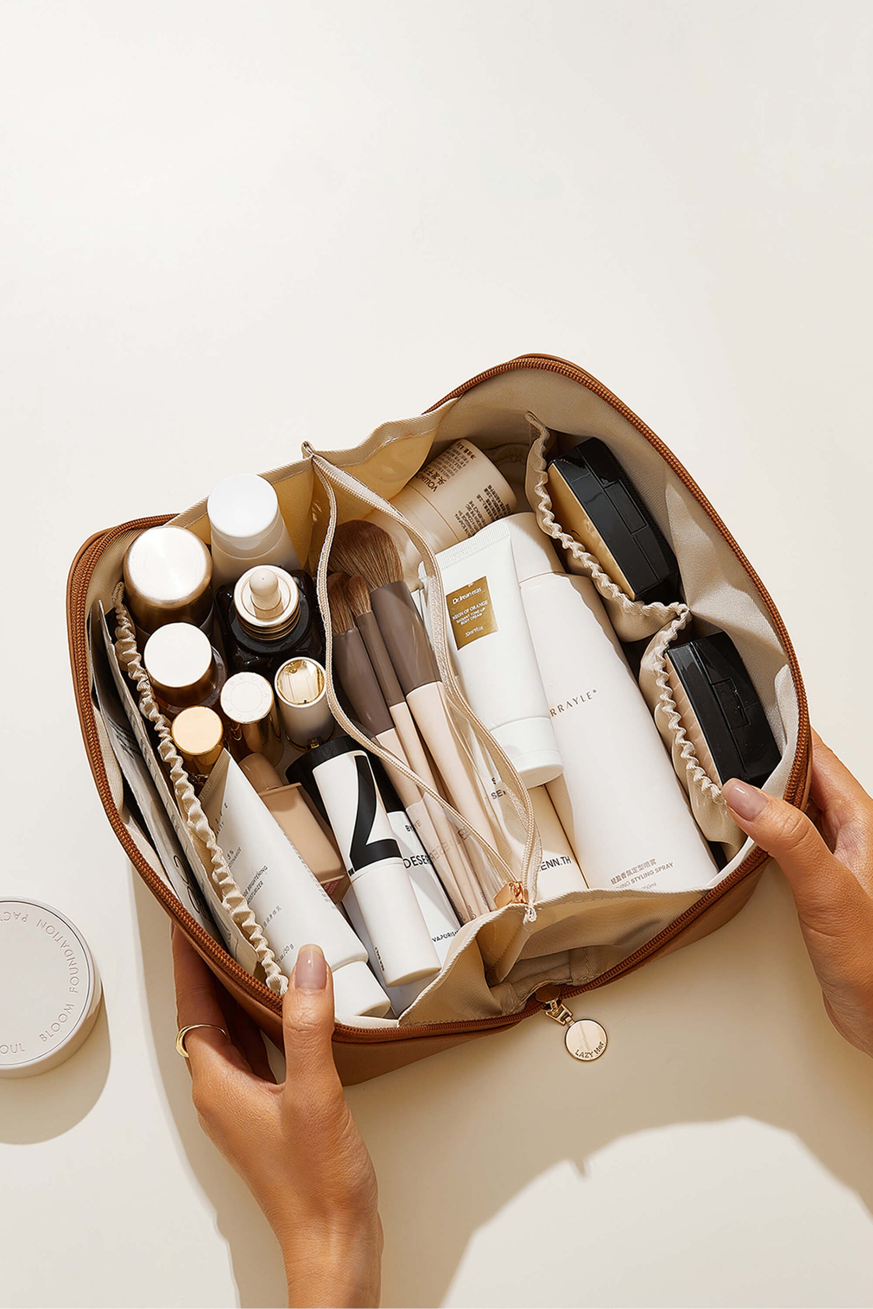 EACHY Travel Makeup Bag